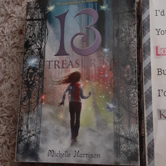 Books - Picture 3 of 7